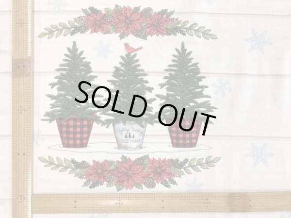 画像7: mada 56030-11 HOLLY BERRY TREE FARM クリスマスパネル (7)